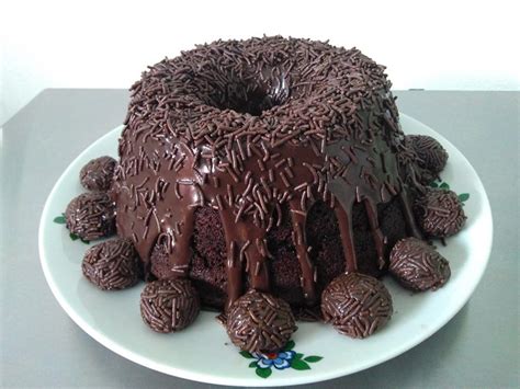 Simple Science: How to Make a Volcano with Kids