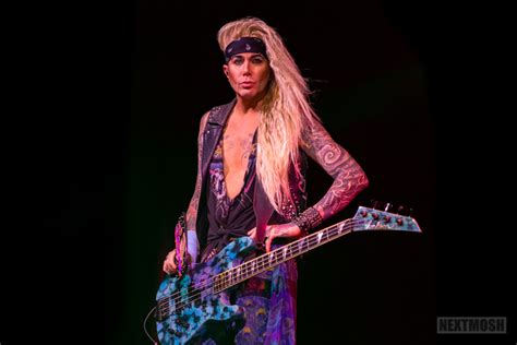 lexxi foxx out of steel panther nextmosh