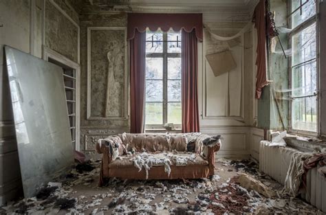 An Abandoned Living Room 5859 X 3881 By Vincent Michel Abandoned