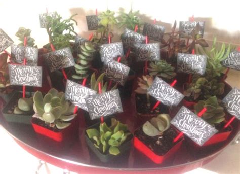 So Many Tables: Little Christmas Gifts for Each Dinner Guest