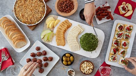 Many of these can be made ahead, come together in less than 30 minutes, or use the slow cooker so you don't have to hover over the stove. 55 of the Best Christmas Party Appetizers - BettyCrocker.com