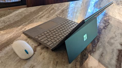 Hands On With The Surface Pro Signature Keyboard Thurrott Com