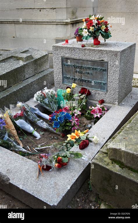 Jim Morrisons Grave Paris France Stock Photo Alamy
