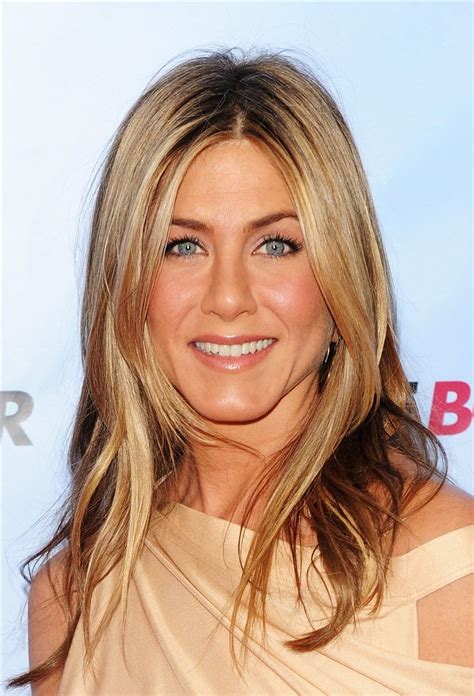 Jennifer aniston surprised everyone when she arrived at a premiere with a long bob that looks a whole lot like the one she sported in 2001. Jennifer Aniston's hairstyles through the years in 2020 ...
