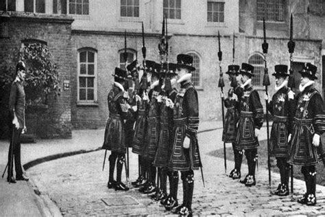 Yeomen Warders On Parade At The Tower Of London 1926 1927 Giclee