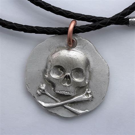 Skull And Bones 999 Fine Silver Pendant In 2020 Silver Skull Ring