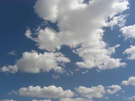 Complete with detailed process images to help make painting clouds realistic easy! 4 Simple Tips for Drawing Realistic Clouds