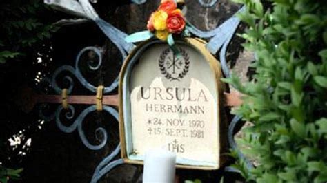 Der krieg der ermittler vor 36 jahren starb ursula herrmann in einer kiste. Ursula Herrmann: Serie zum Prozess (2): Polizisten weinten ...
