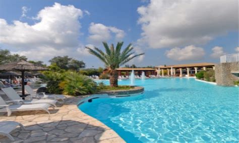 For those who are looking for outstanding accommodation and unforgettable. Hotel Louis Corcyra Beach | Cazare Insula Corfu, Grecia