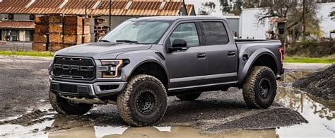 Ford Raptor Lifted Mudding