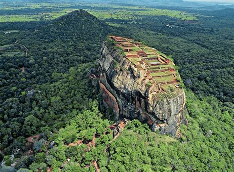 Climb Sigiriya Rock Fortress Kuonis Honeymoon Lookbook