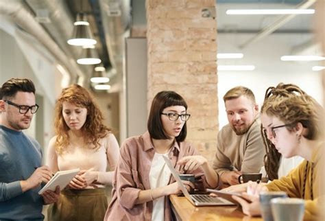 Tietoevry oyj:n osakkeenomistajien nimitystoimikunta esittää varsinaiselle yhtiökokoukselle, että yhtiökokous päättäisi seuraavasti: Entry level professionals | TietoEVRY