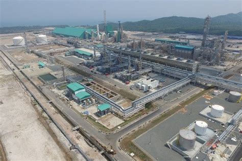 Kilang minyak tuban akan dibangun dengan kapasitas 15 juta ton per tahun. PT Rekind Gandeng Hyundai Bangun Kilang Minyak Tuban ...