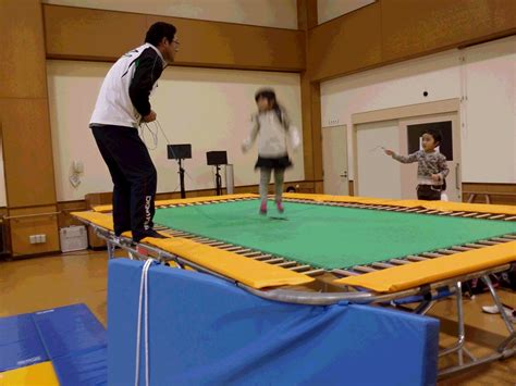 According to a study completed by nasa, a 10 minute jump on a trampoline is equivalent to a 30 minute run. トランポリン・バウンドテニス再開のお知らせ | U&U Nスポ植木