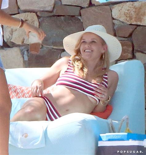 Reese Witherspoon In A Bikini In Hawaii Popsugar Celebrity My Xxx Hot
