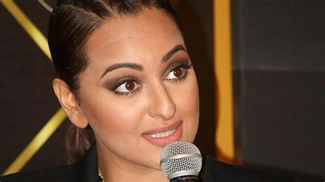 Arrest Warrant Against Sonakshi Sinha In A Fraud Case Actress Says ‘this Is Pure Fiction