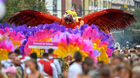 Debrecen hősök augusztus 20 siska finuccsi suttogó. Megvan a debreceni virágkarnevál győztese | Híradó