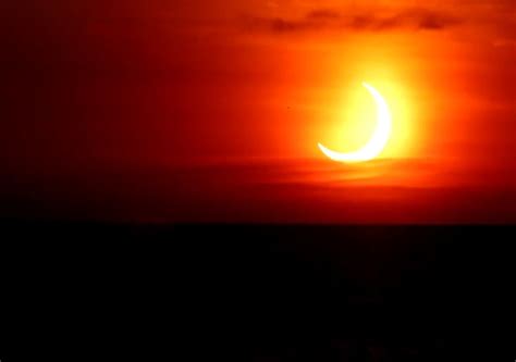Path map, animation, and local times. Solar Eclipse 2021 Map - The 'ring of fire' solar eclipse ...