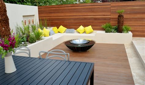 Get ideas for creating an amazing garden, including planting tips & gardening trends. Modern Garden Design Outdoor Room With Kitchen Seating ...