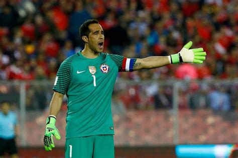 Analysis bravo was beaten by an early yannick carrasco strike on sunday, but his side recovered well and earned a draw against the la liga leaders. Claudio Bravo arremetió contra la marca de Jaime Valdés