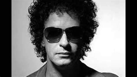 Te haz ido pero siempre vivirás en tus canciones. Gustavo Cerati (Augusto Mariante) - YouTube