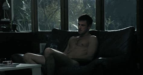 Xander S Nudity Corner Gaspard Ulliel Dark Frontal In Il Tait Une