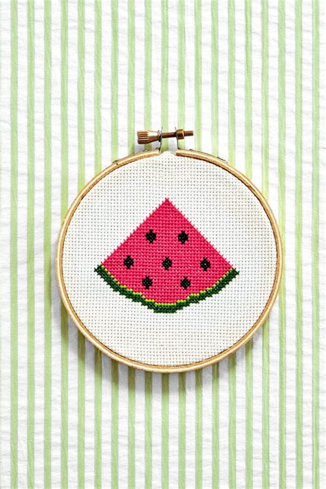 Free counted cross stitch patterns are easy to save and print out for use in creating lovely home decorations and gifts. The 25+ best Easy cross stitch patterns ideas on Pinterest ...
