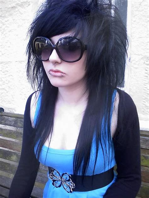 You can experiment with yourself and draw out what suits you the best. The Short Scene Hairstyles: scene kid hair