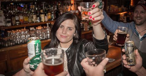 32 Things Every Woman Should Do In A Bar At Least Once Thrillist