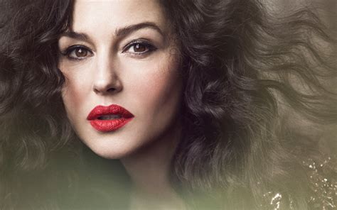 Monica Bellucci Wallpapers Images Photos Pictures Backgrounds