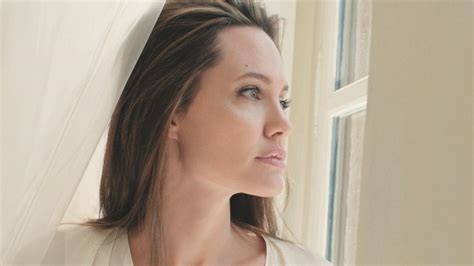 Beauty News Angelina Jolie Im Neuen Parfum Film Von Guerlain Welt