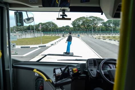 volvo buses and singapore university ntu demo world s first full size autonomous electric bus