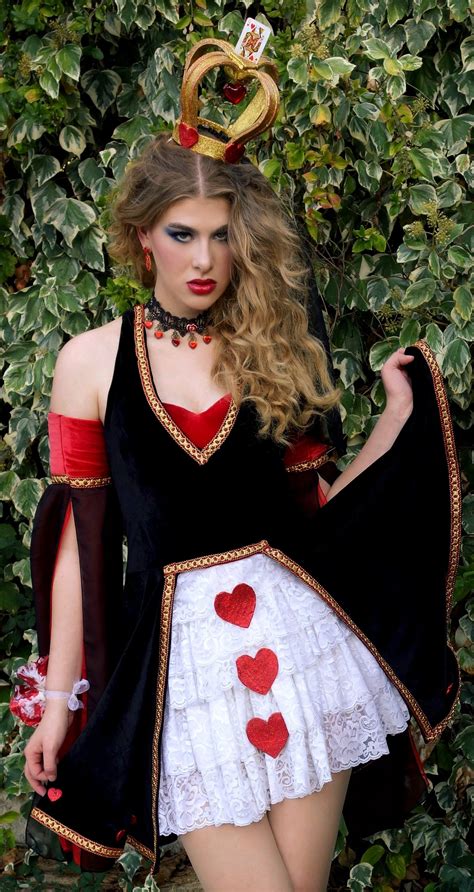 Queen Of Hearts Alice In Wonderland Queen Of Hearts Costume Hot Halloween Outfits Queen