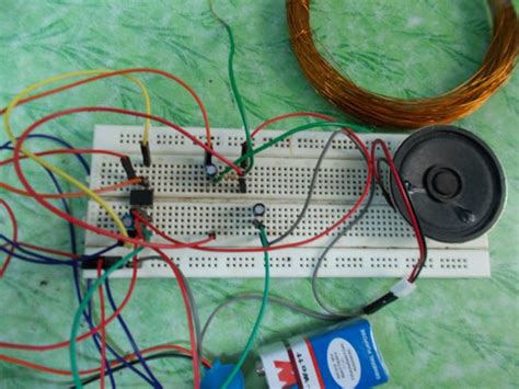 This magnetic field is produced by an inductor which a part of a modified oscillator circuit. Electronic Circuits and Projects: A Simple DIY Metal ...