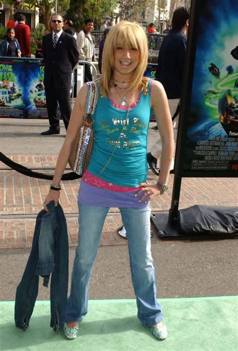 17 Times Ashley Tisdale Had Some Very Early 2000s Fashion Moments 2000s Fashion Trends 2000s