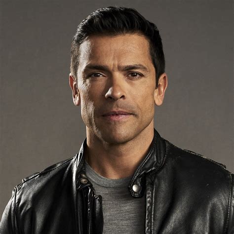 Jan 30, 2019 · riverdale's premiere mob boss hiram lodge was shot in season 3 episode 10 by an unknown shooter but who shot him? Riverdale | Hiram Lodge