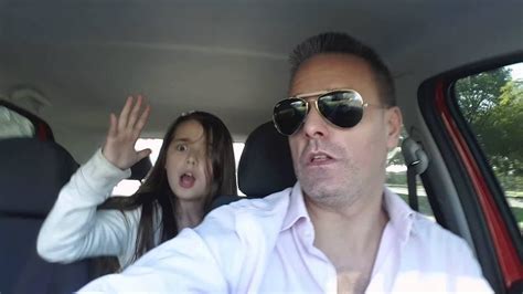 Papa Y Hija Un Sabado Cantando En El Auto Youtube