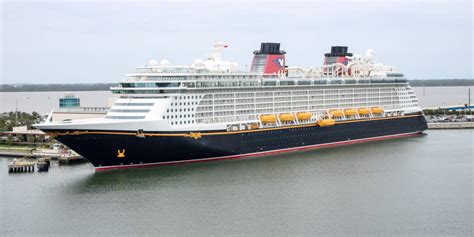 30 How Many Passengers Does The Disney Dream Cruise Ship Hold Updated The Emerald Cruise Ship