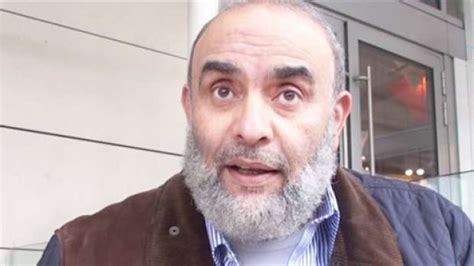 .وتشكّل حمض الكربونيك، وهو بدوره يعمل على إذابة المعادن التي تزيد من ملوحة مياه البحار، كما تساهم عمليات التبخر في زيادة ملوحة المياه. من هو رجل الأعمال أشرف السعد بعد انتشار أنباء عودته لمصر ...
