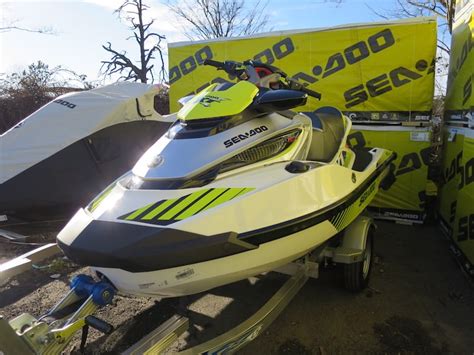 Read our 2014 sea doo spark review to get pricing, specs and expert impressions. How Much Does a Jet Ski & Trailer Weigh? - Steven in Sales