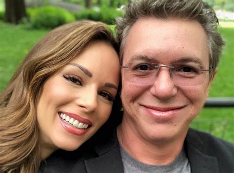 Oliveira, conhecido como boninho, e a apresentadora da redetv! Ana Furtado comemora 23 anos de casamento com Boninho ...