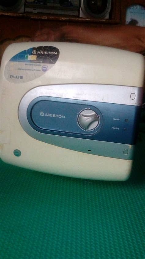 Service pemanas air tenaga surya solahart, handal, wika swh, edwards, envirosun, sun hot, inti layanan service panggilan wika swh untuk semua area jakarta, bogor, depok, tangerang, bekasi. Jual Water Heater 10L Fleksibel Pemanas Air Ariston Bekas ...