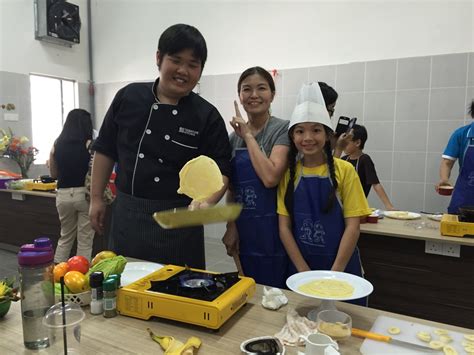 Chai review with the game boy geek. SJK(C) Puay Chai 2 Cooking Lab - Signature International ...