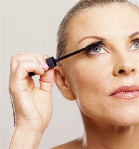 14 Exclusive Makeup Tips For Older Women From A Professional Makeup