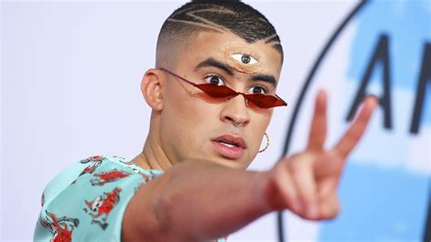 Meet Bad Bunny The Gender Bending Puerto Rican Rapper Taking Over Youtube Meet Bad Bunny The