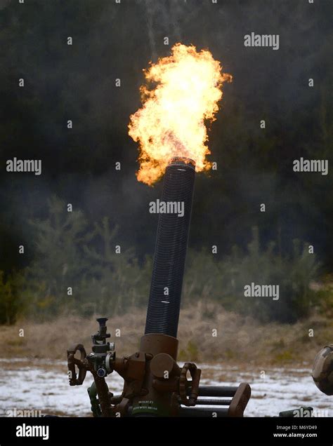 120mm Mortar Hi Res Stock Photography And Images Alamy