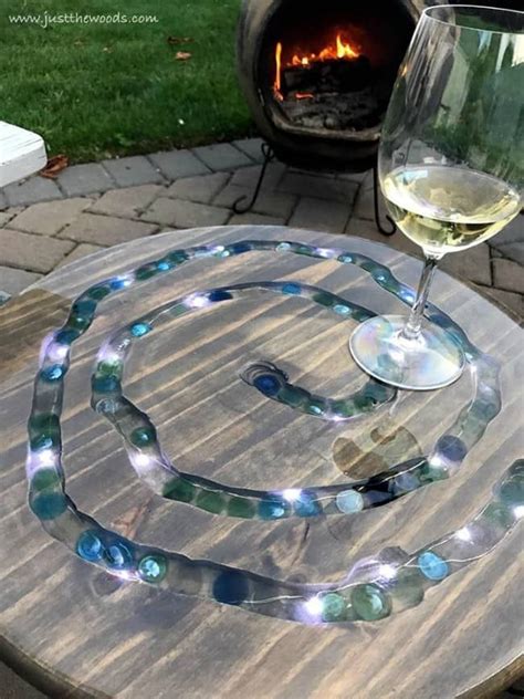 Fill in the design with other tiles pieces, breaking tiles along the way. Pin on Upcycle Recycle Repurpose
