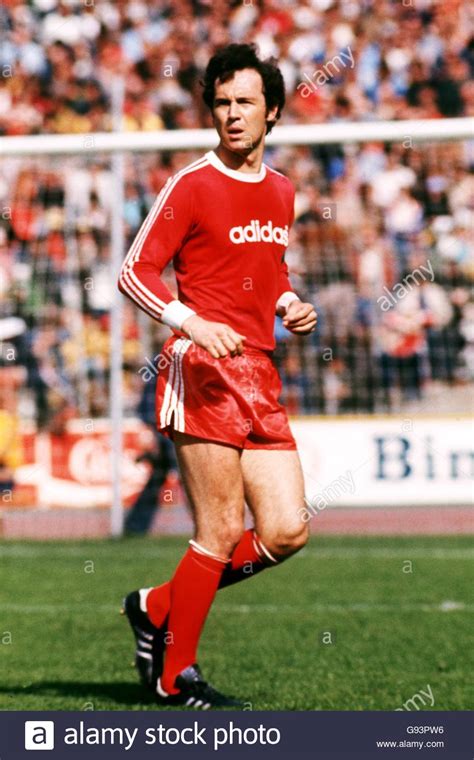 The oberliga club was no match for the young bavarians on the day. FC Bayern München Franz Beckenbauer deutscher Fußball ...