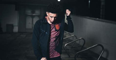 Dhgate.com provide a large selection of promotional soccer shirts england on sale at cheap price and excellent crafts. Jadon Sancho Reveals Special Edition England Pre-Match ...