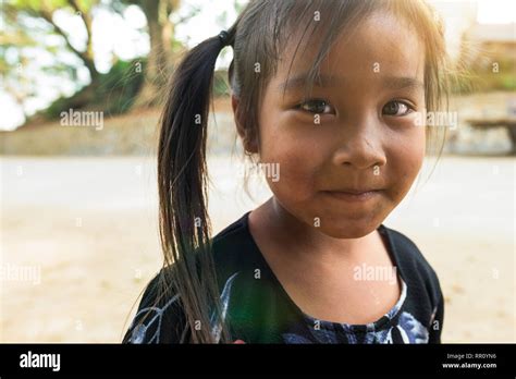 Laotisches Dorf Stockfotos Und Bilder Kaufen Alamy